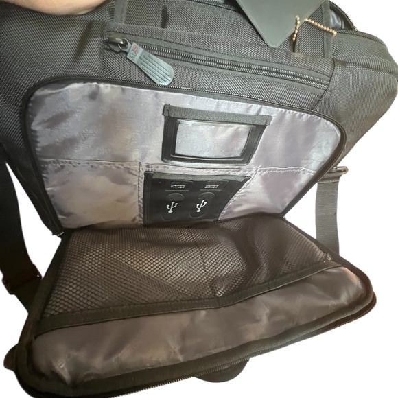 Mobile Edge Black Laptop Briefcase Shoulder Bag Padded 15-17" Computer Case Used - Picture 8 of 9